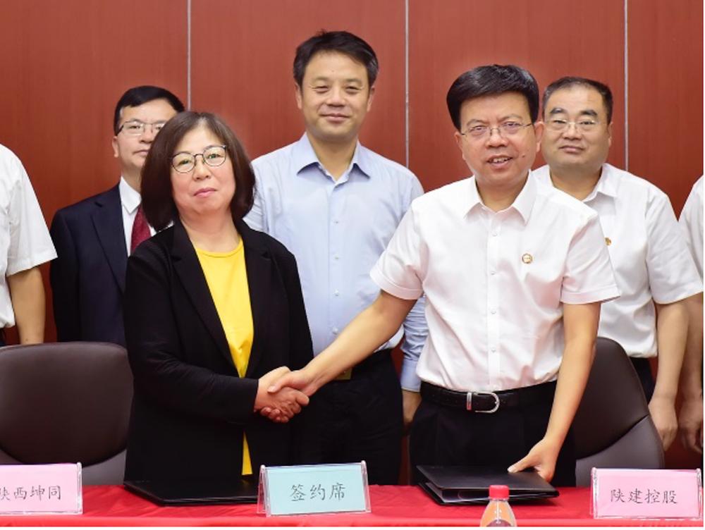 唐韵晚照，陕西古街夜色中的舞台独白